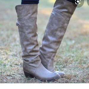 FRYE Jane tall . Size 7